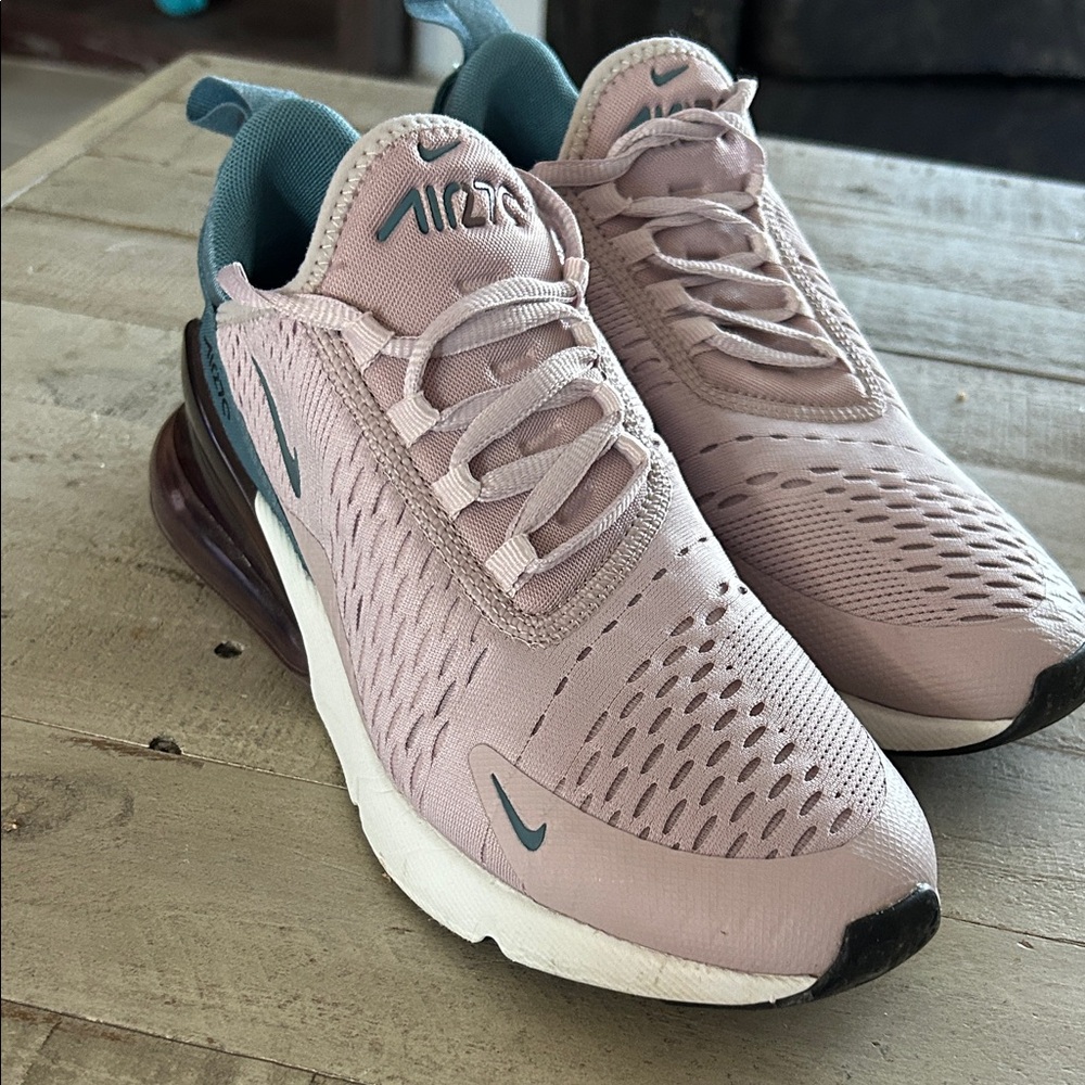 Nike Air Max 270 Women’s Pink with Teal Accents